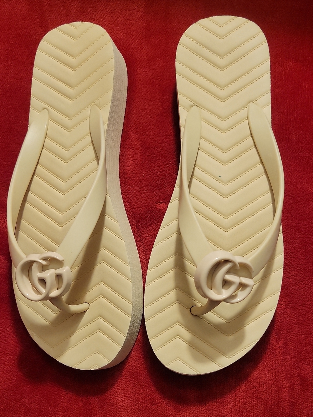 Gucci Marmot flip flops